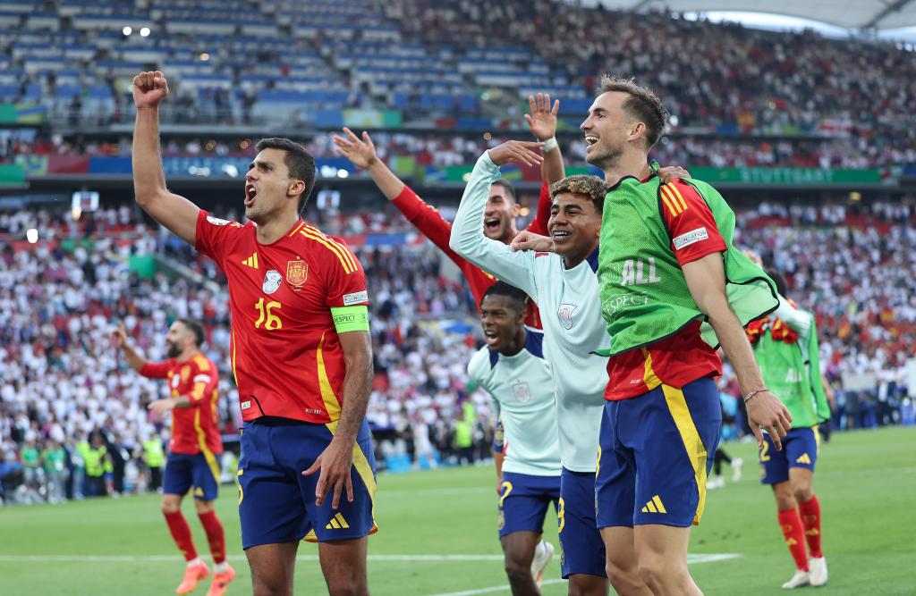 包含欧洲杯资格赛实力对比凸显，球员技艺吸引目光的词条