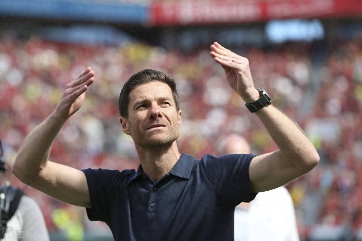 多特蒙德五连胜继续领跑积分榜，切尔西主帅陷下课危机！的简单介绍