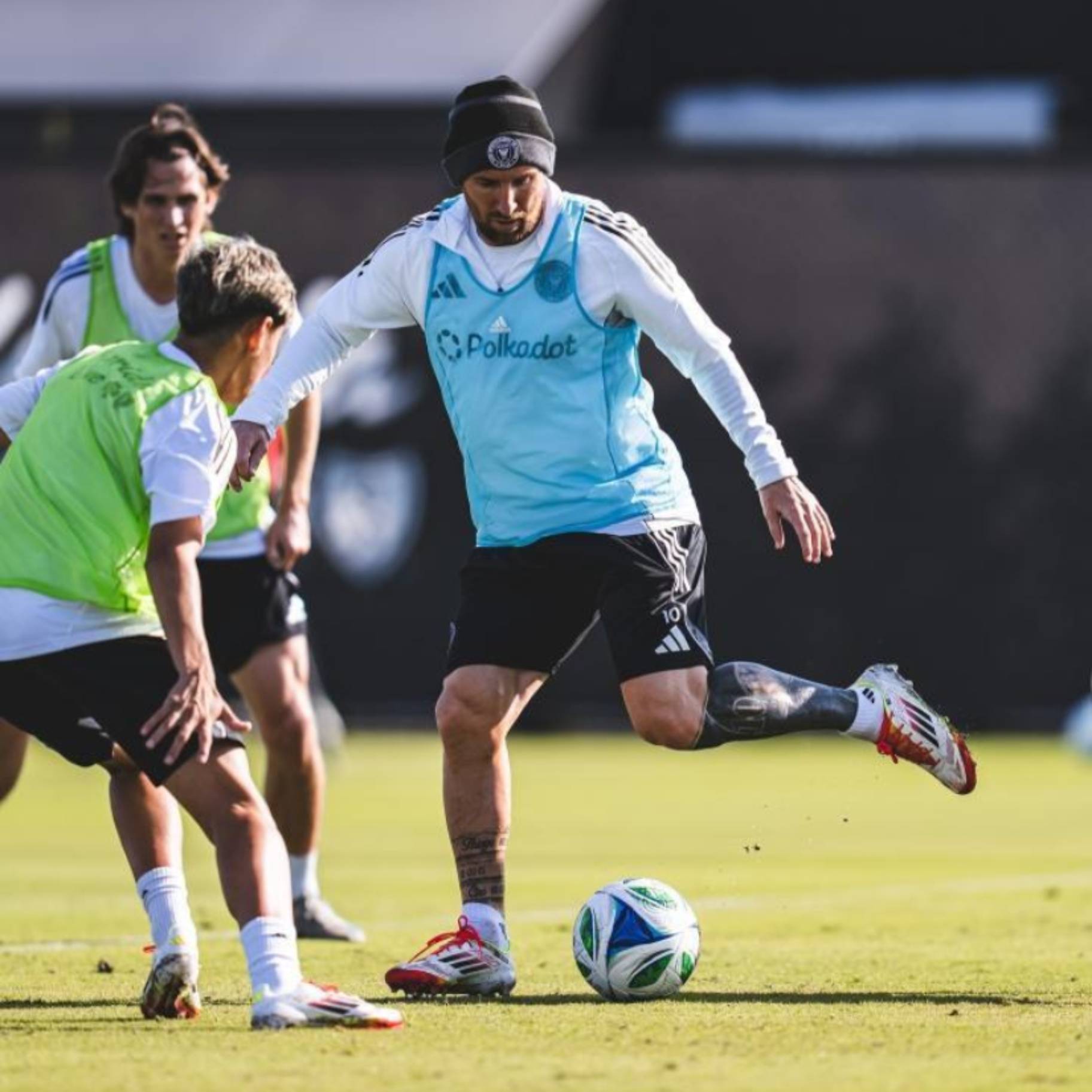 梅西连续五场比赛得分超过战术调整，拜仁挑战极限！的简单介绍