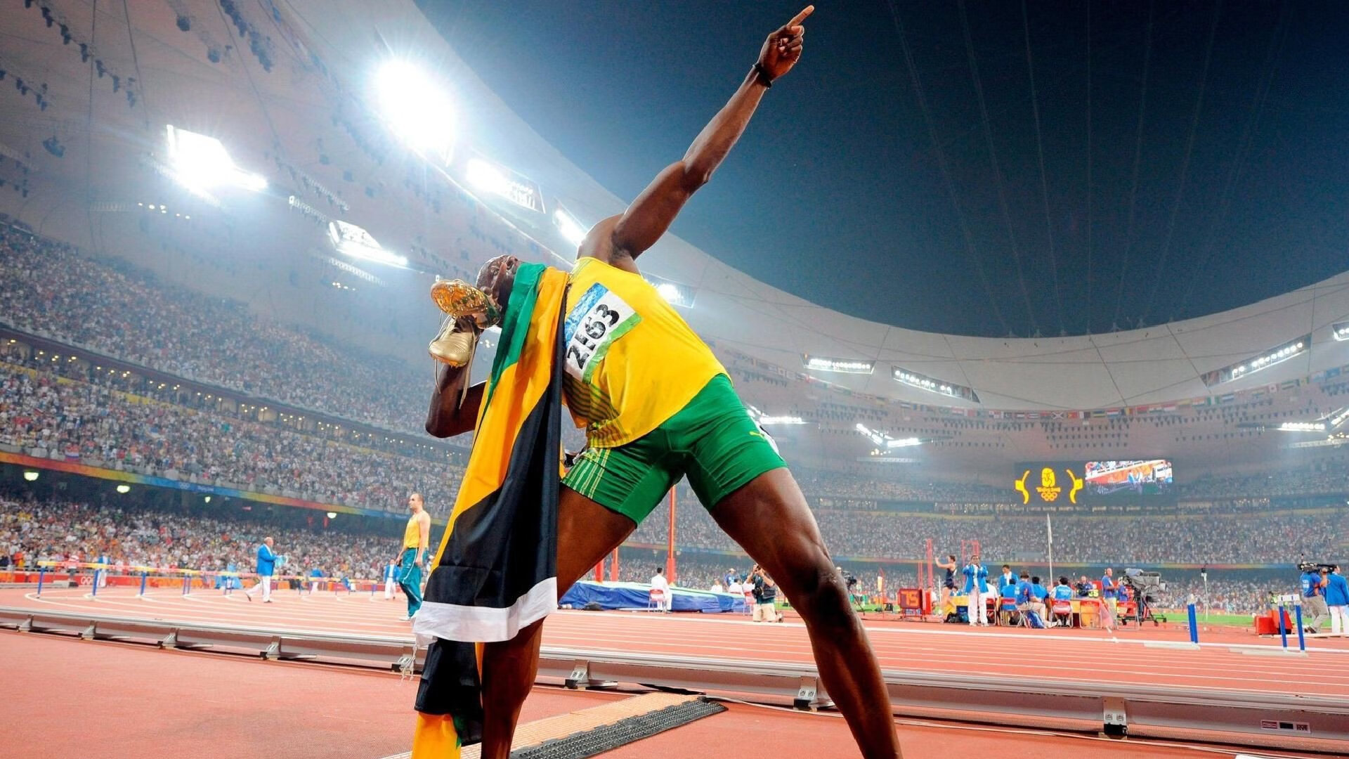 莎拉波娃在TES比赛中持续失利，战术调整引发热议！赛场气氛高涨