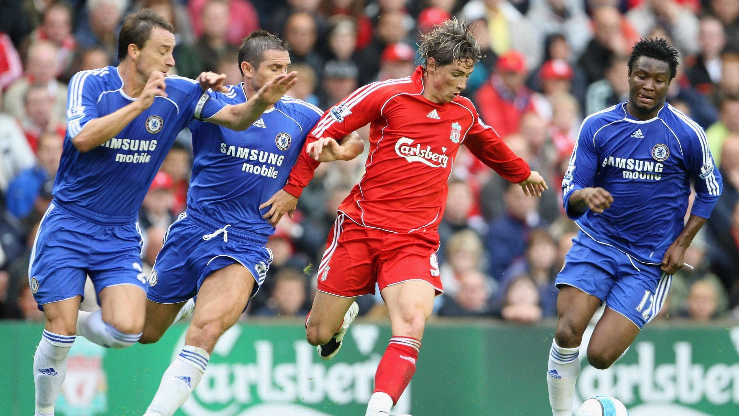 田径赛场焦点！英格兰队对阵法国队，关键一战，双方鏖战至最后一刻